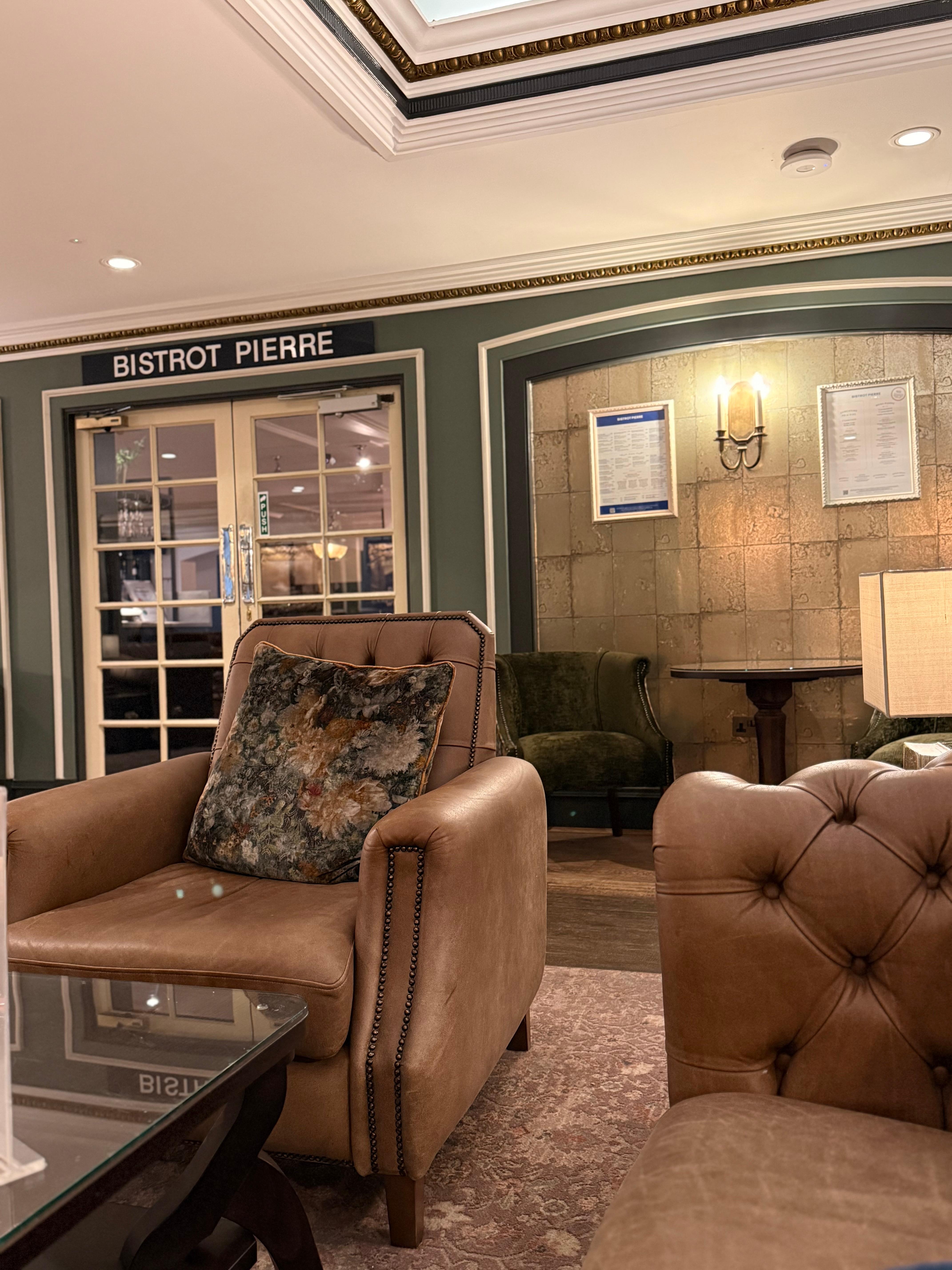 Entrance to restaurant 