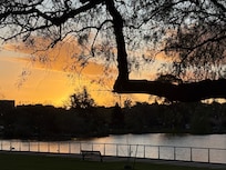 Sunset at Lake Weeroona, 10 minute walk from Mercure Bendigo Schaller
