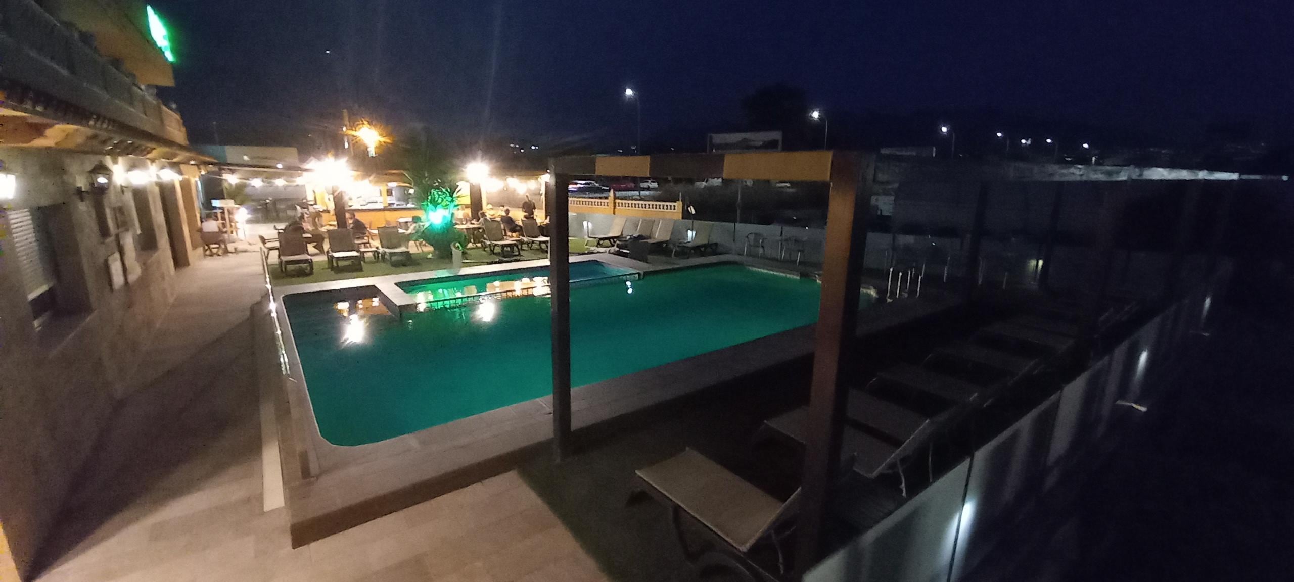 Piscina e ristorante