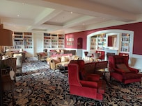 de library - zitruimte bij de bar