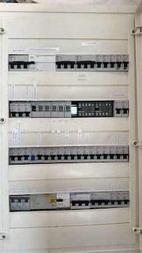 It looks like everything is ok but no power in all the outlets...