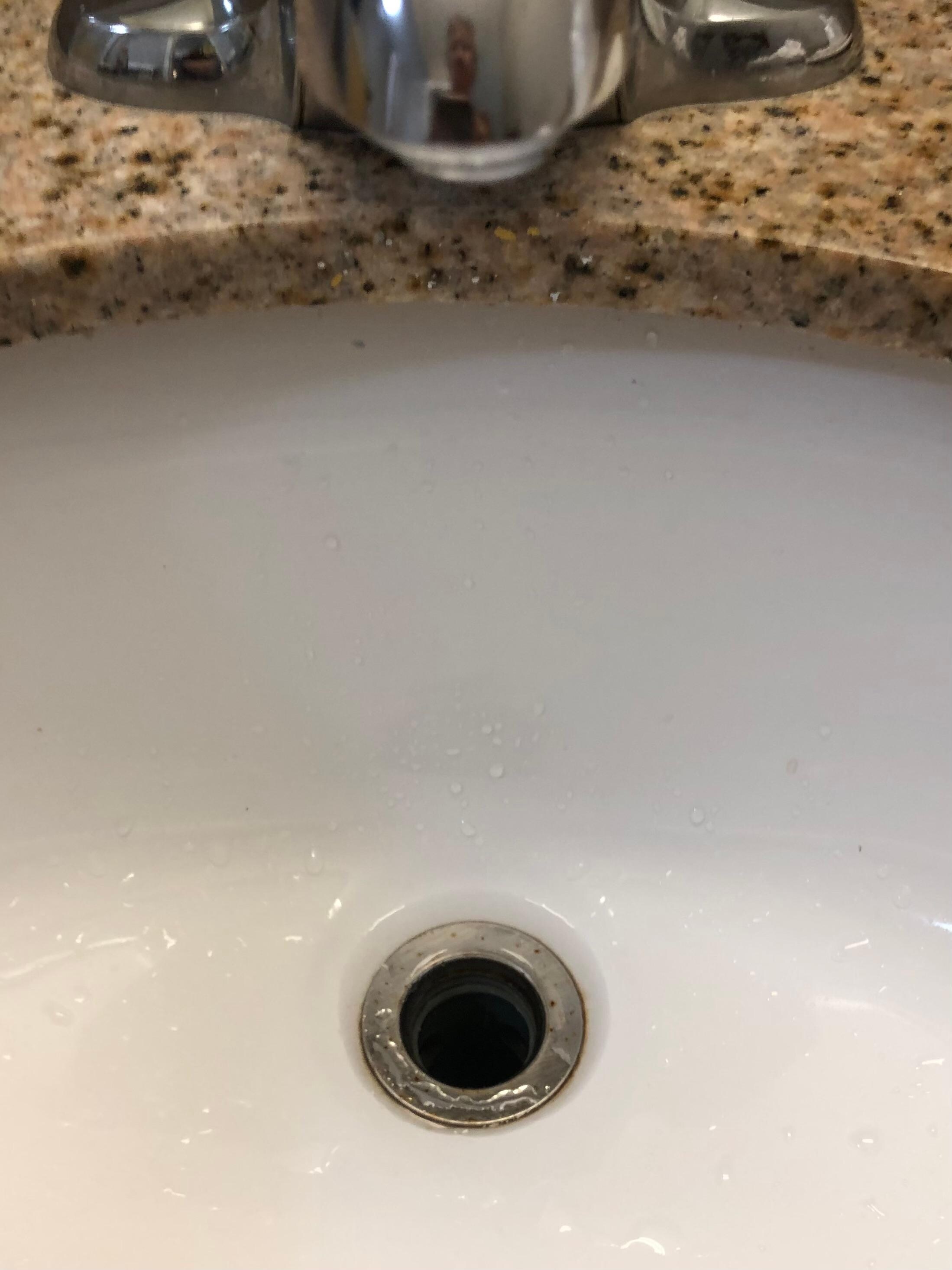 Bathroom sink had no stopper