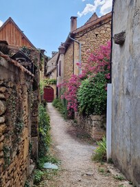 Village St Leon