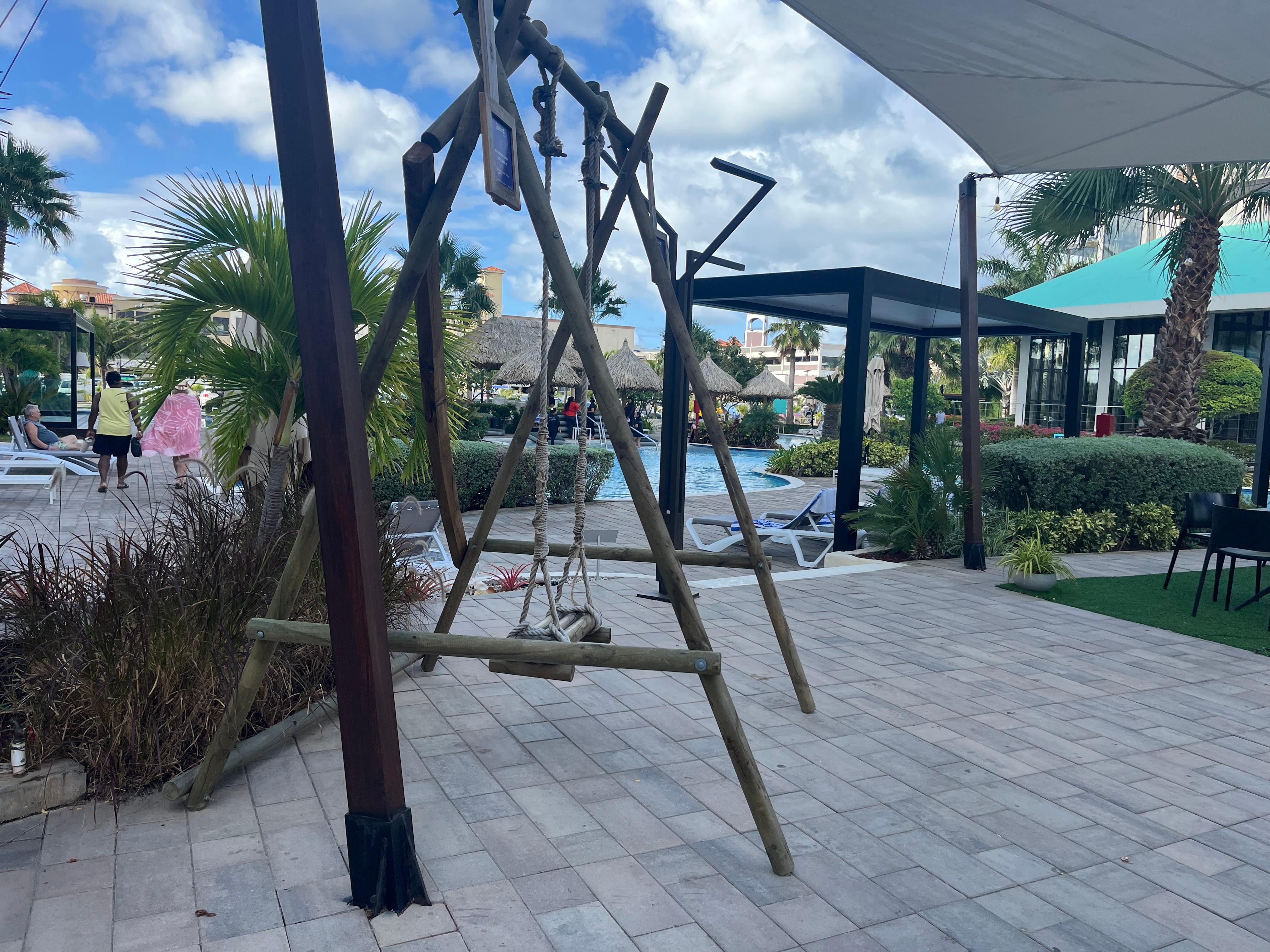 Pool area, well manicured 