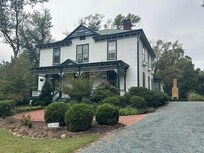 Front of Afton Inn