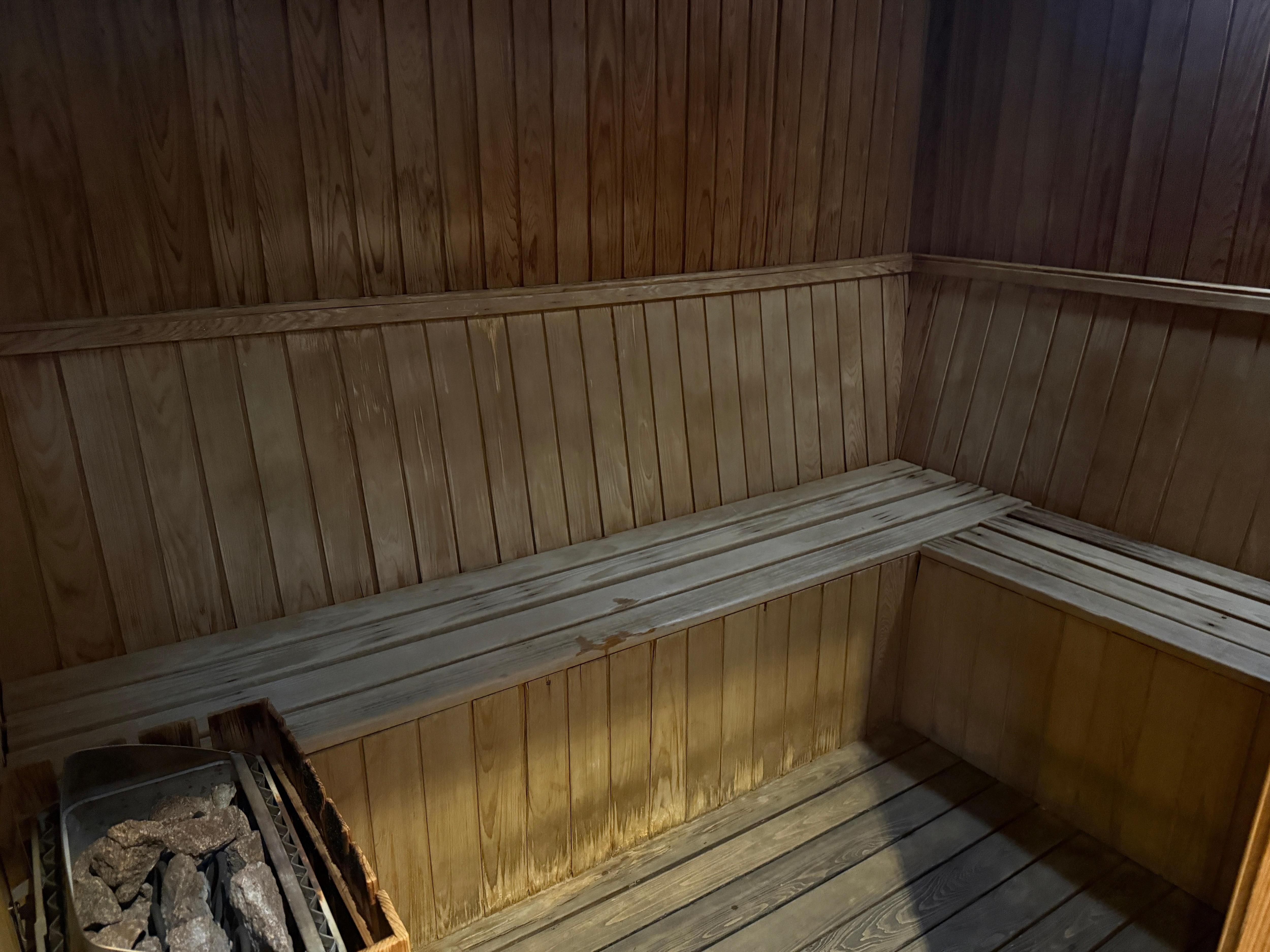 整潔乾淨的蒸汽浴