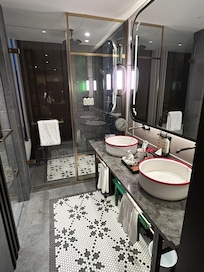 Gorgeous blend of modern with traditional accents.