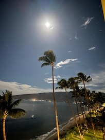 The moon over Sugar Beach!