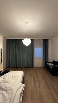 Blick von der anderen Seite des Zimmers