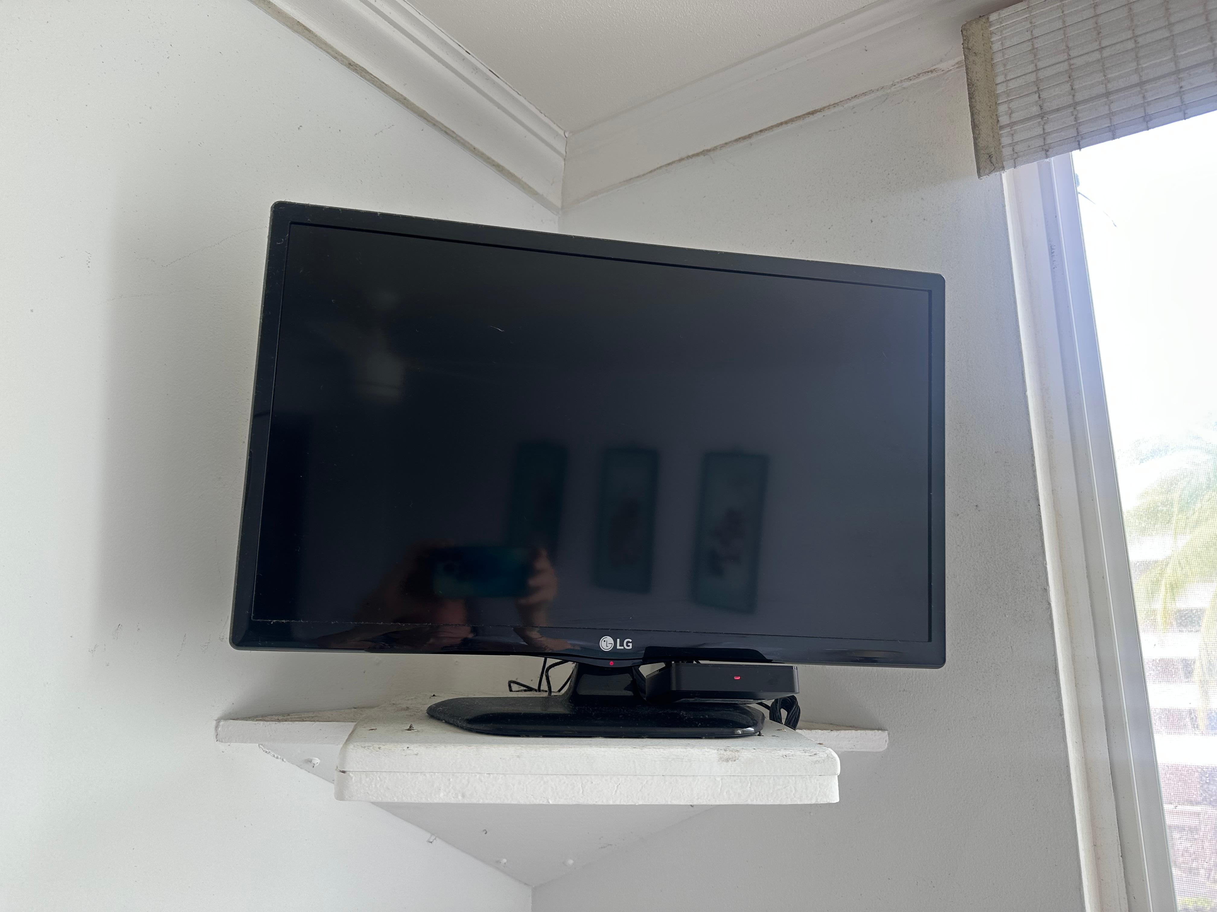 TV does not work in the bedroom 