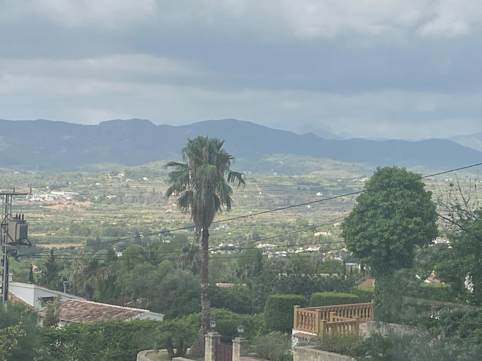 Vue depuis l’avant de la maison