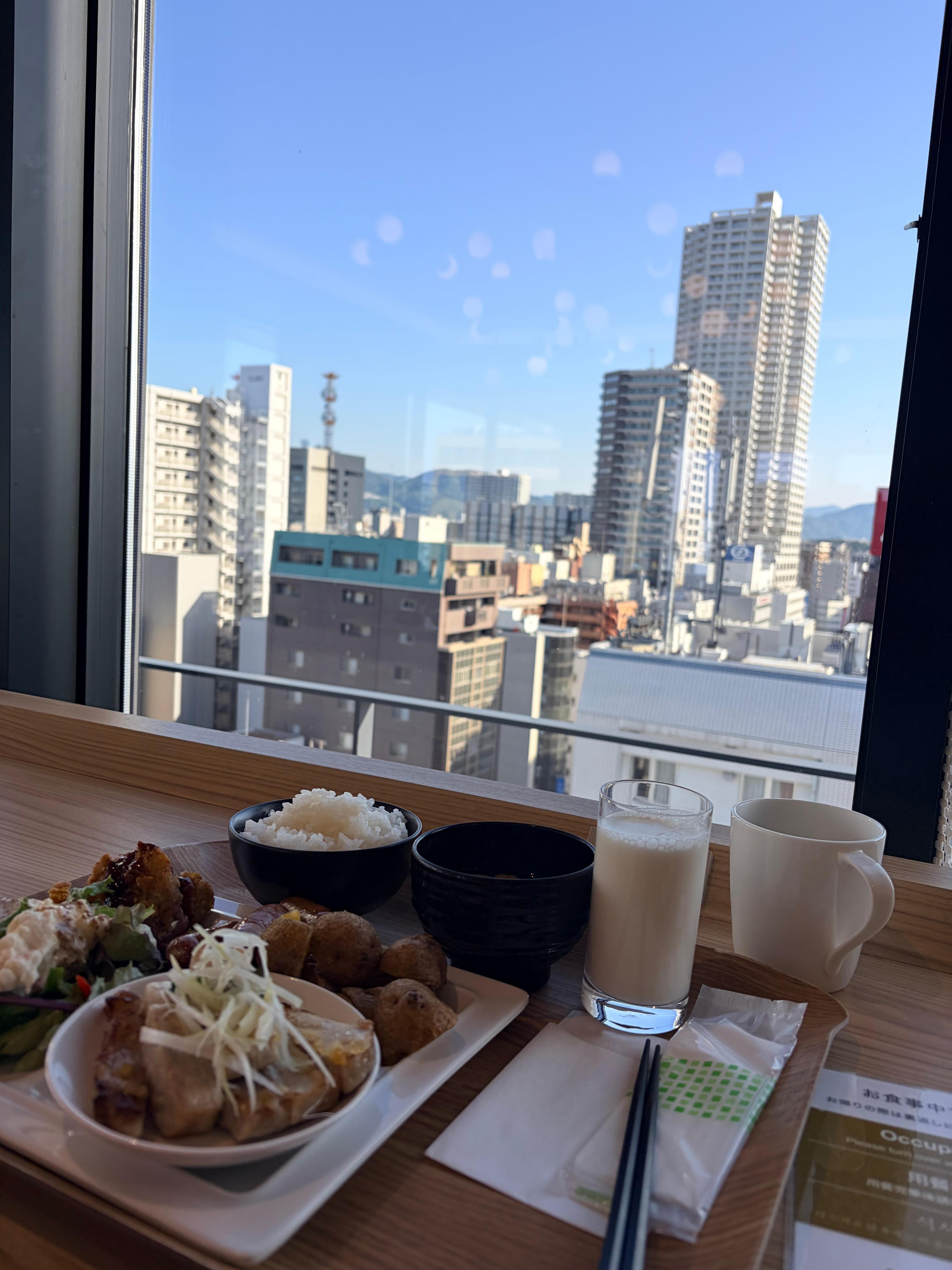 ラウンジでの朝食