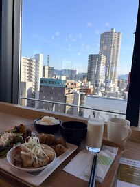 ラウンジでの朝食