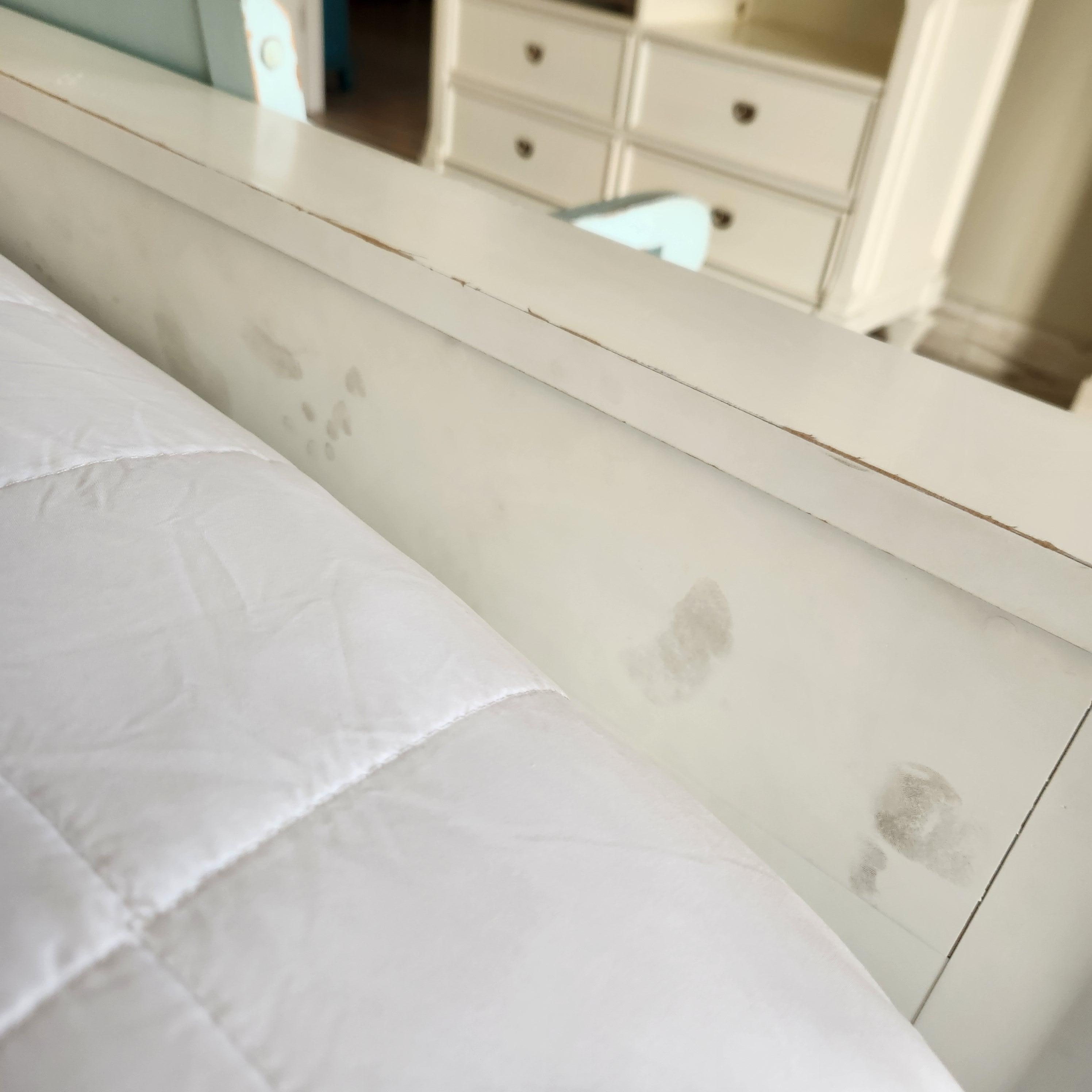 footprints on footboard
