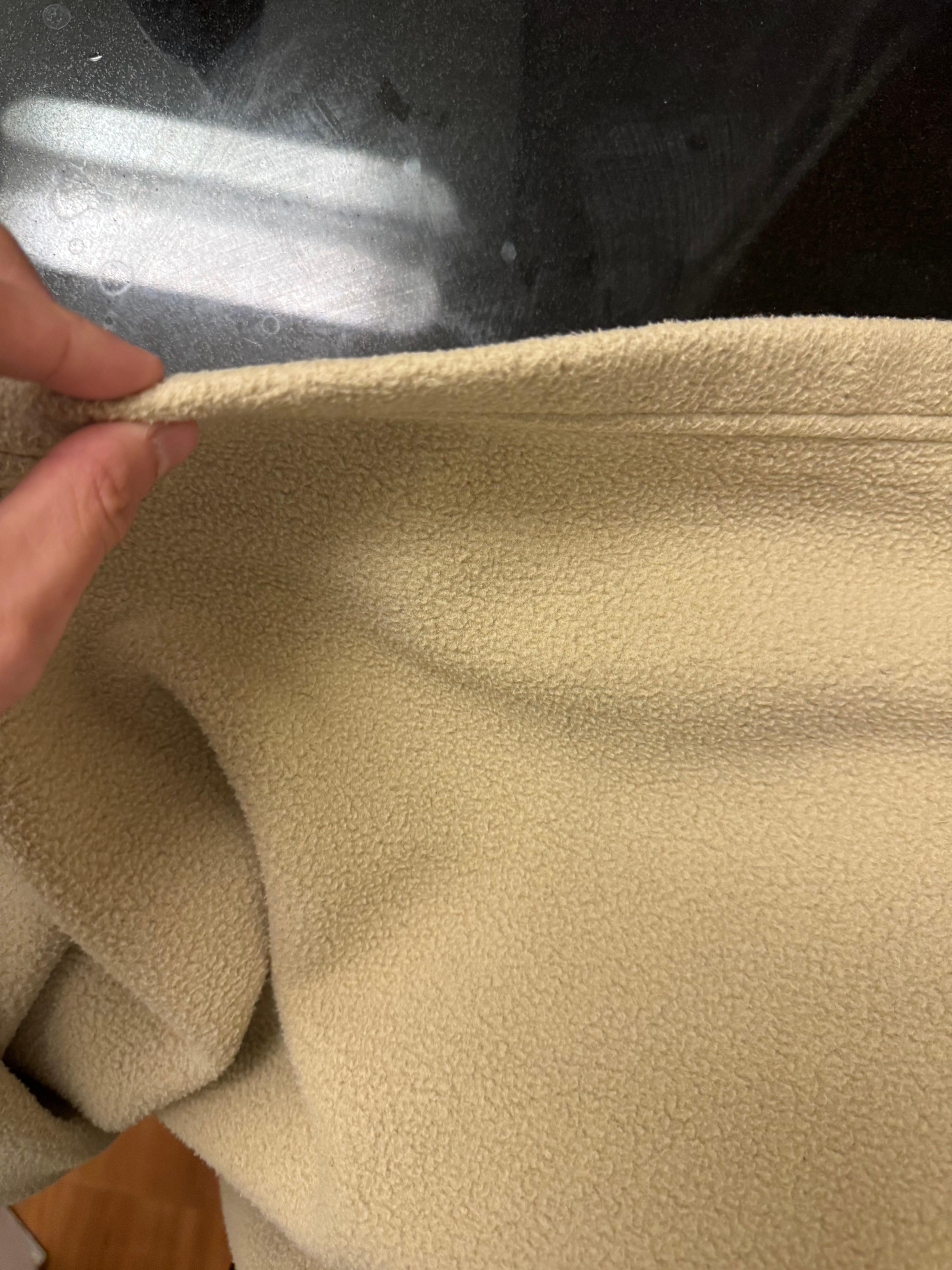 Hospital like paper thin blankets 