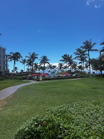 View walking to the pool