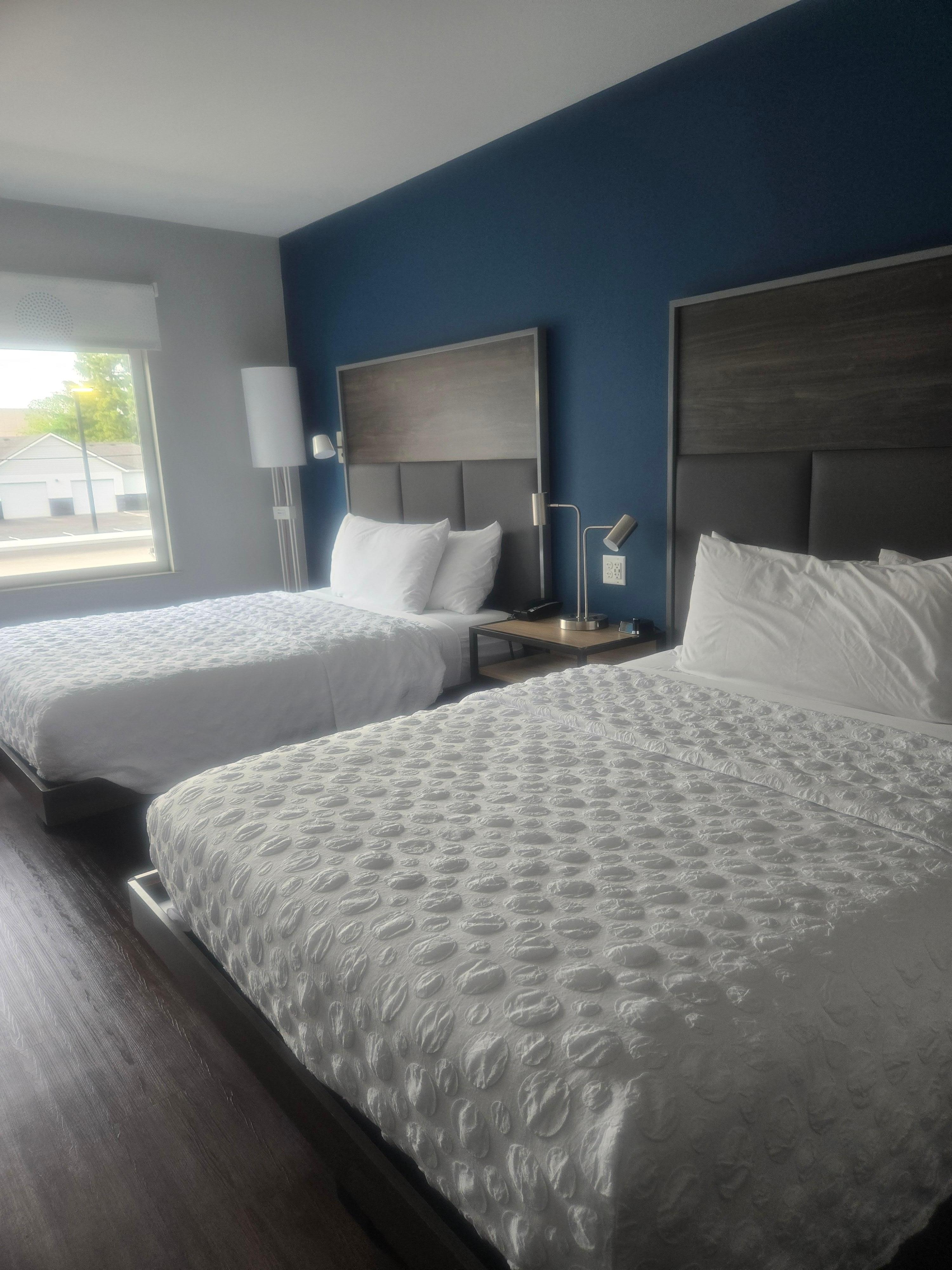 Queen room