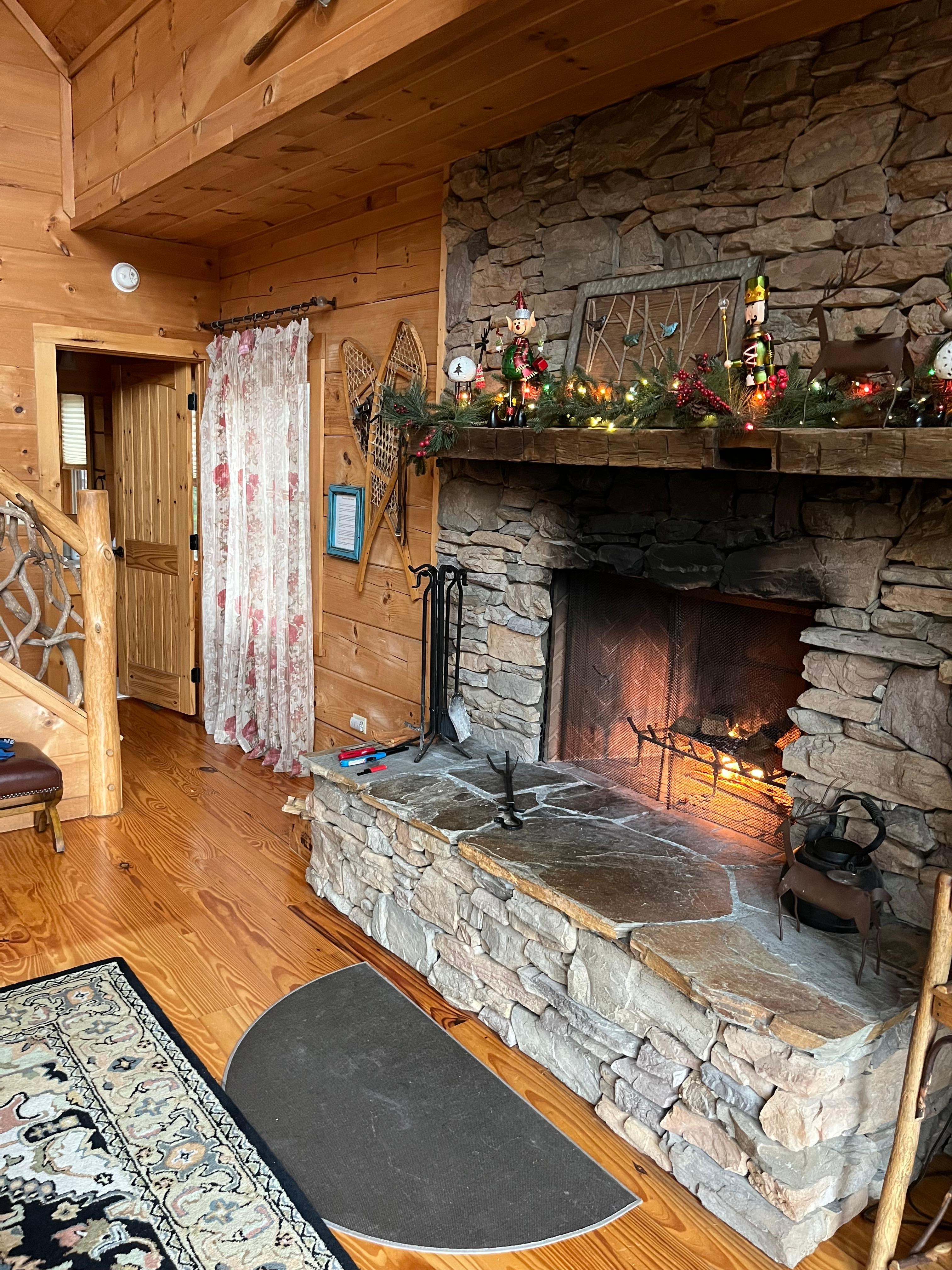 The fire place kept us warm🔥