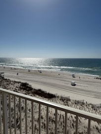 A shimmer and white sand