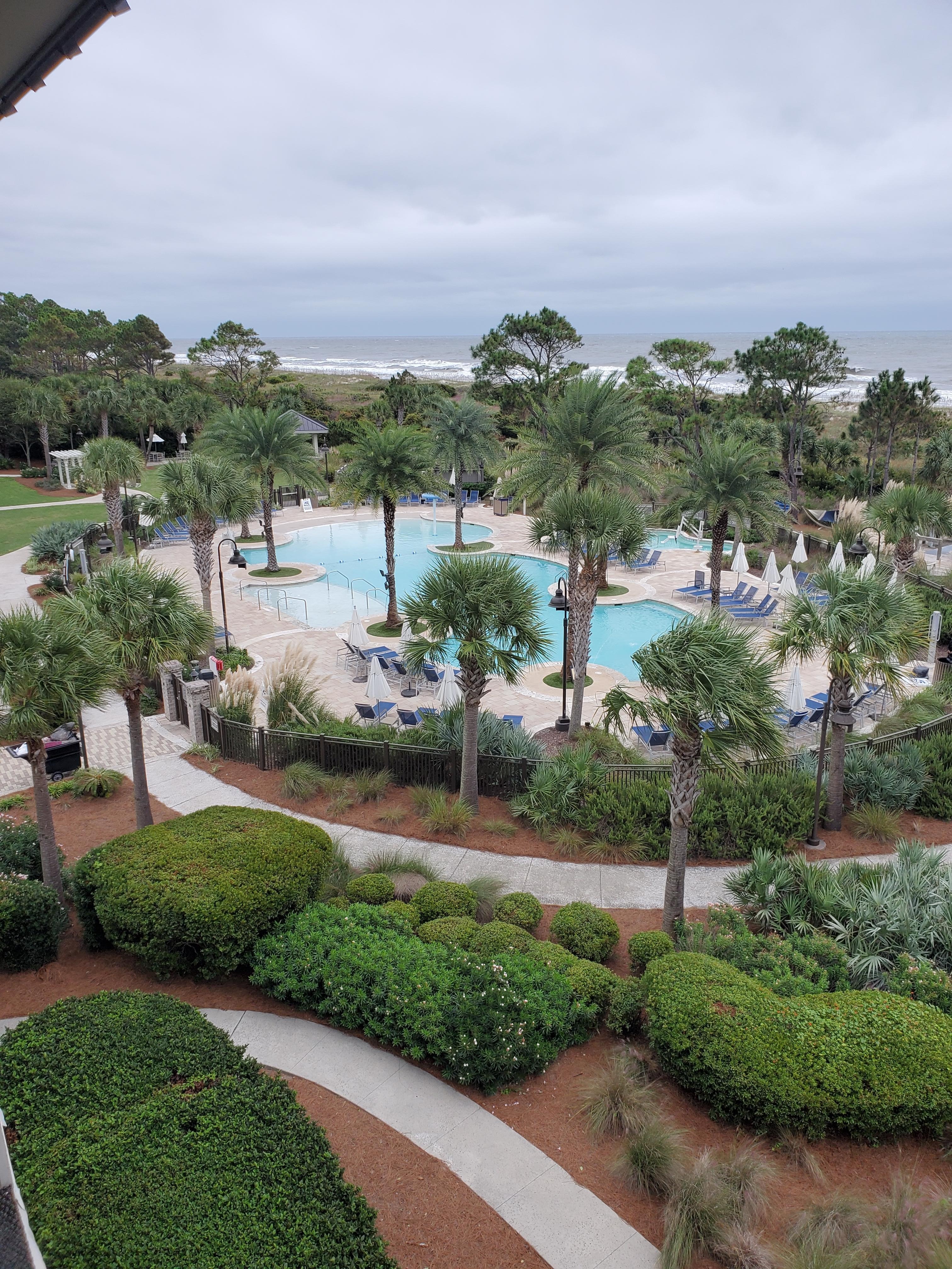 Next door pool advertised for our use. NOT USABLE FOR THIS CONDO.
