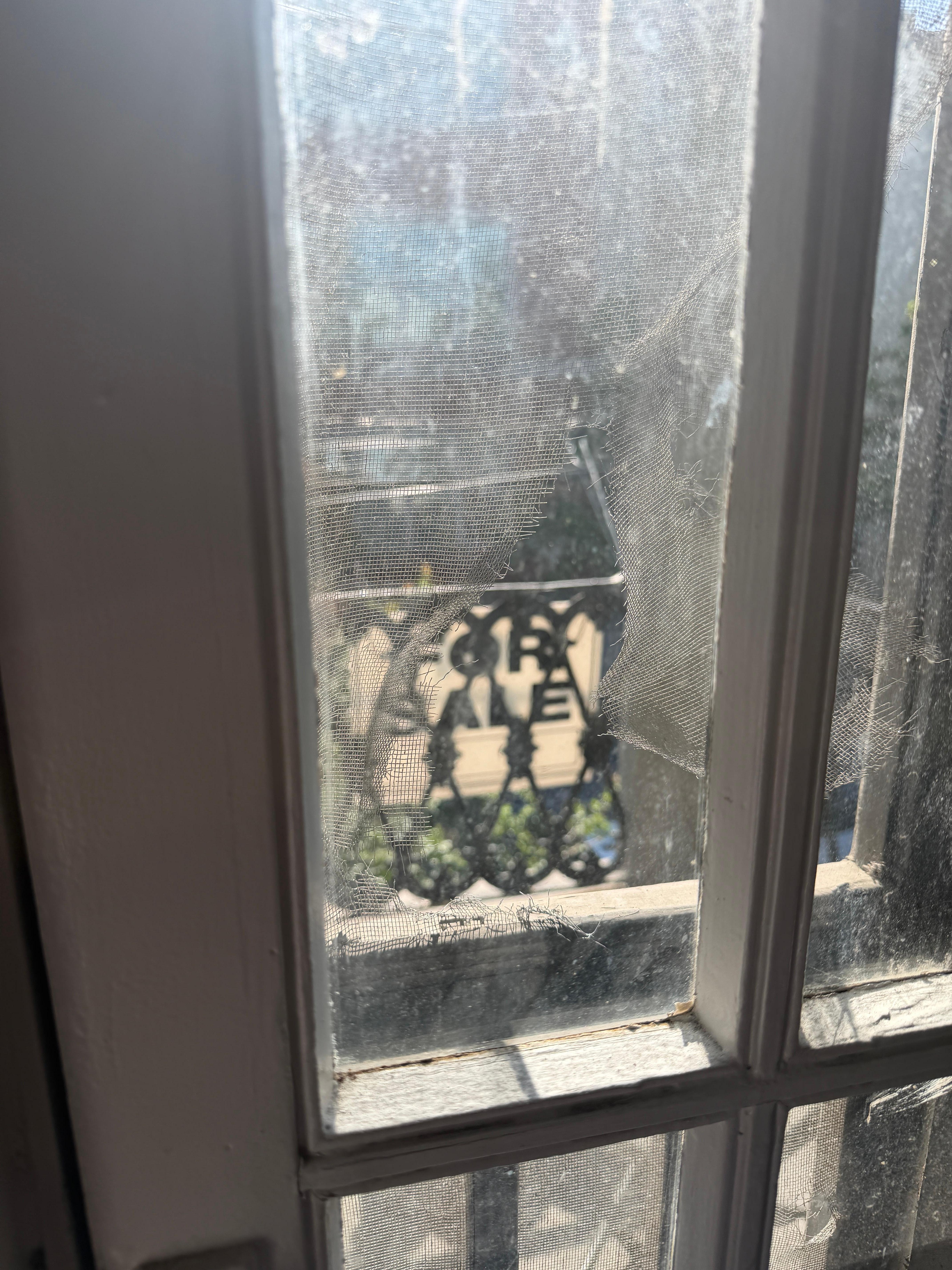 Ripped screen with door that doesn’t lock. Easily could break in. 