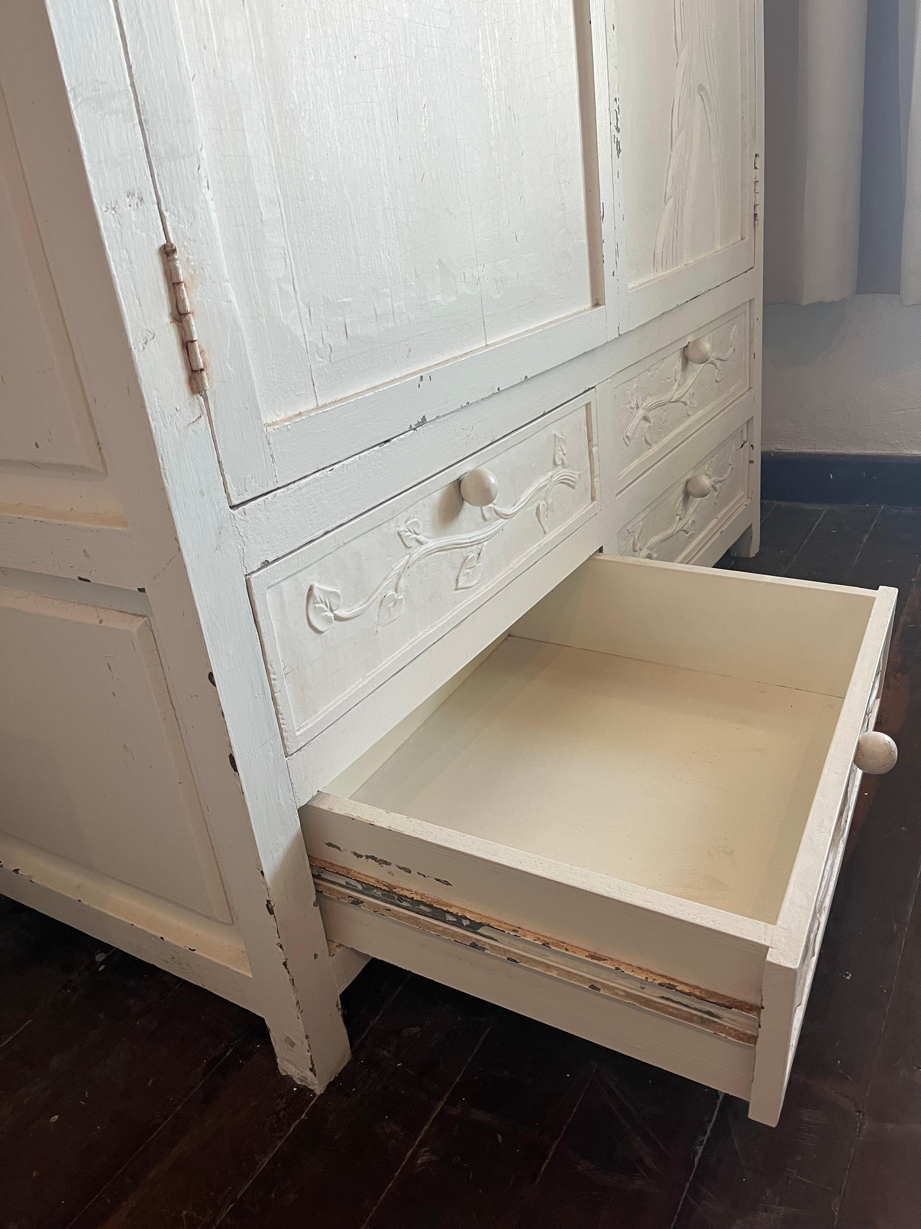 This drawer does not close