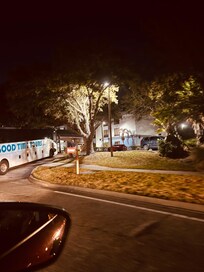 Tour bus spend over an hour blocking the entrance