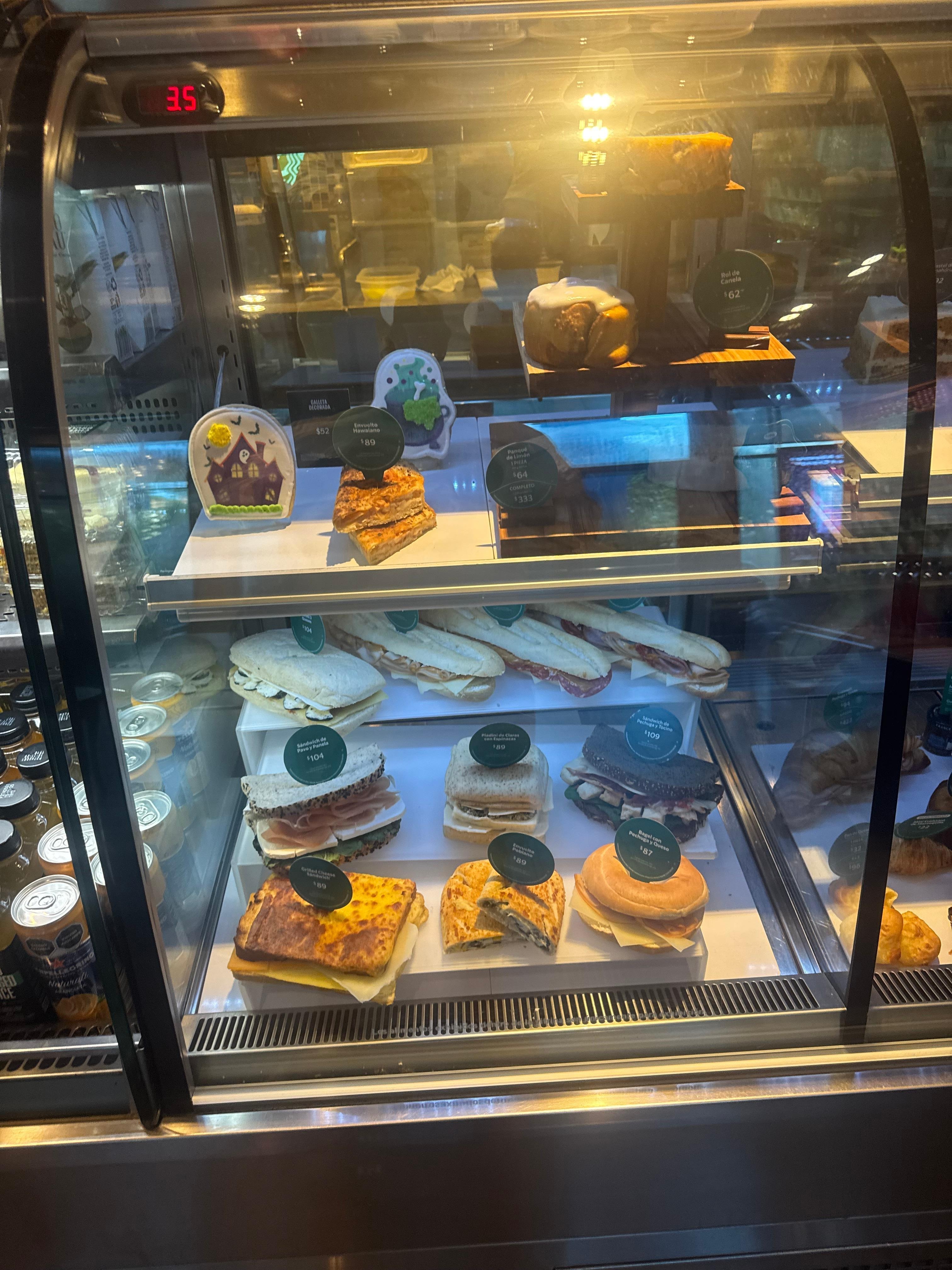 Little treats at the cappuccino bar