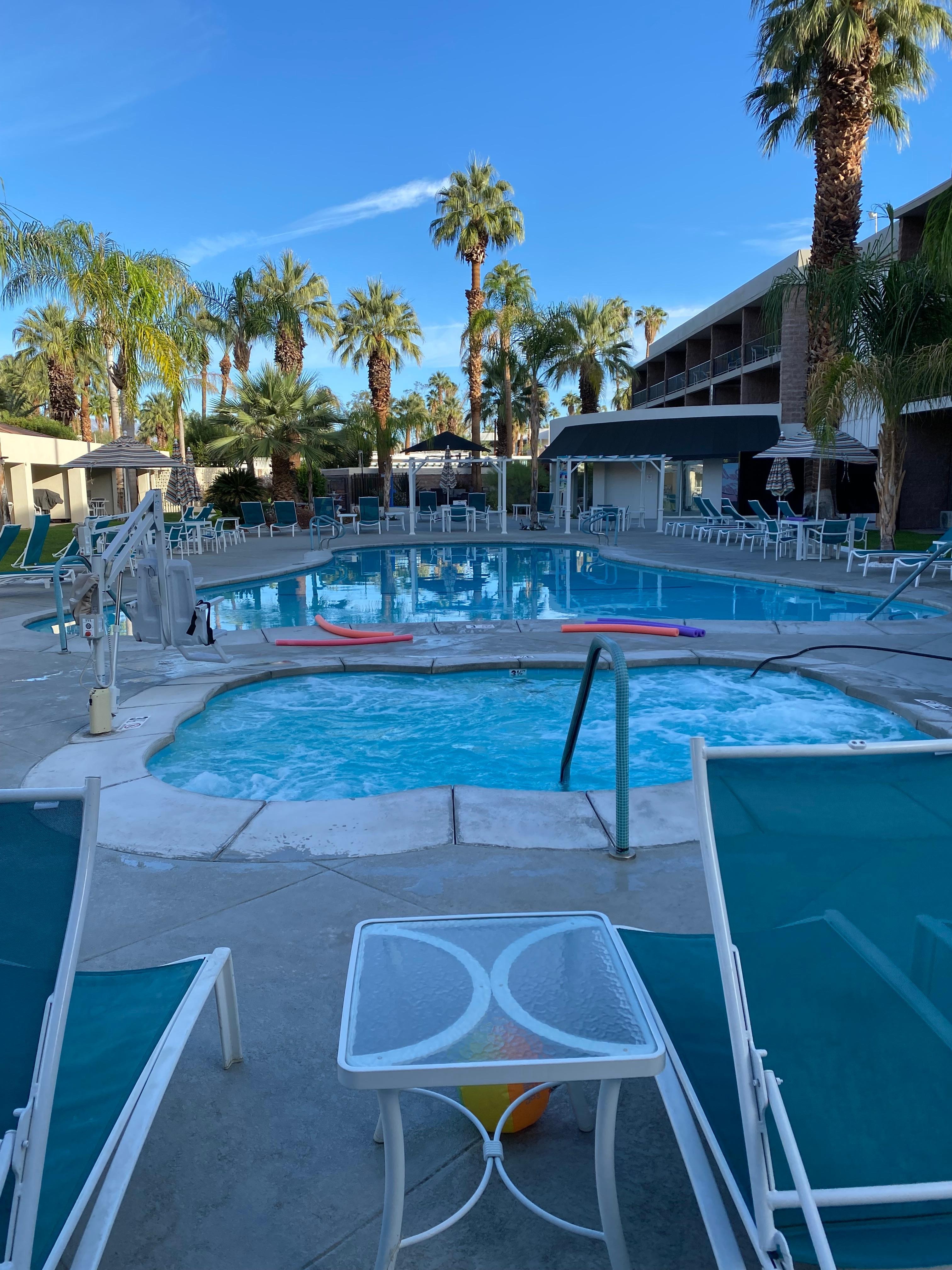 Pool & hot tub in the day.