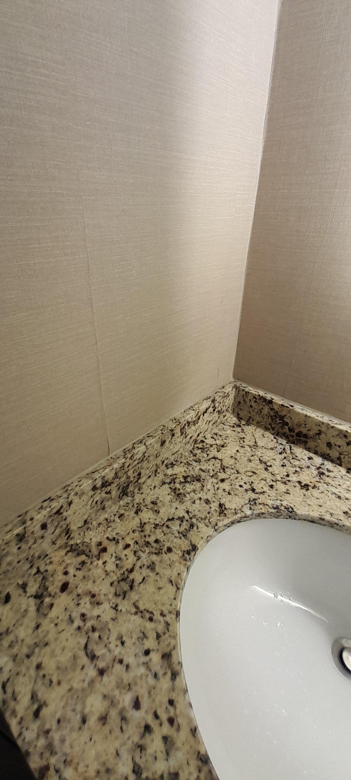 Wall papper flaking in 4 star hotel!!!