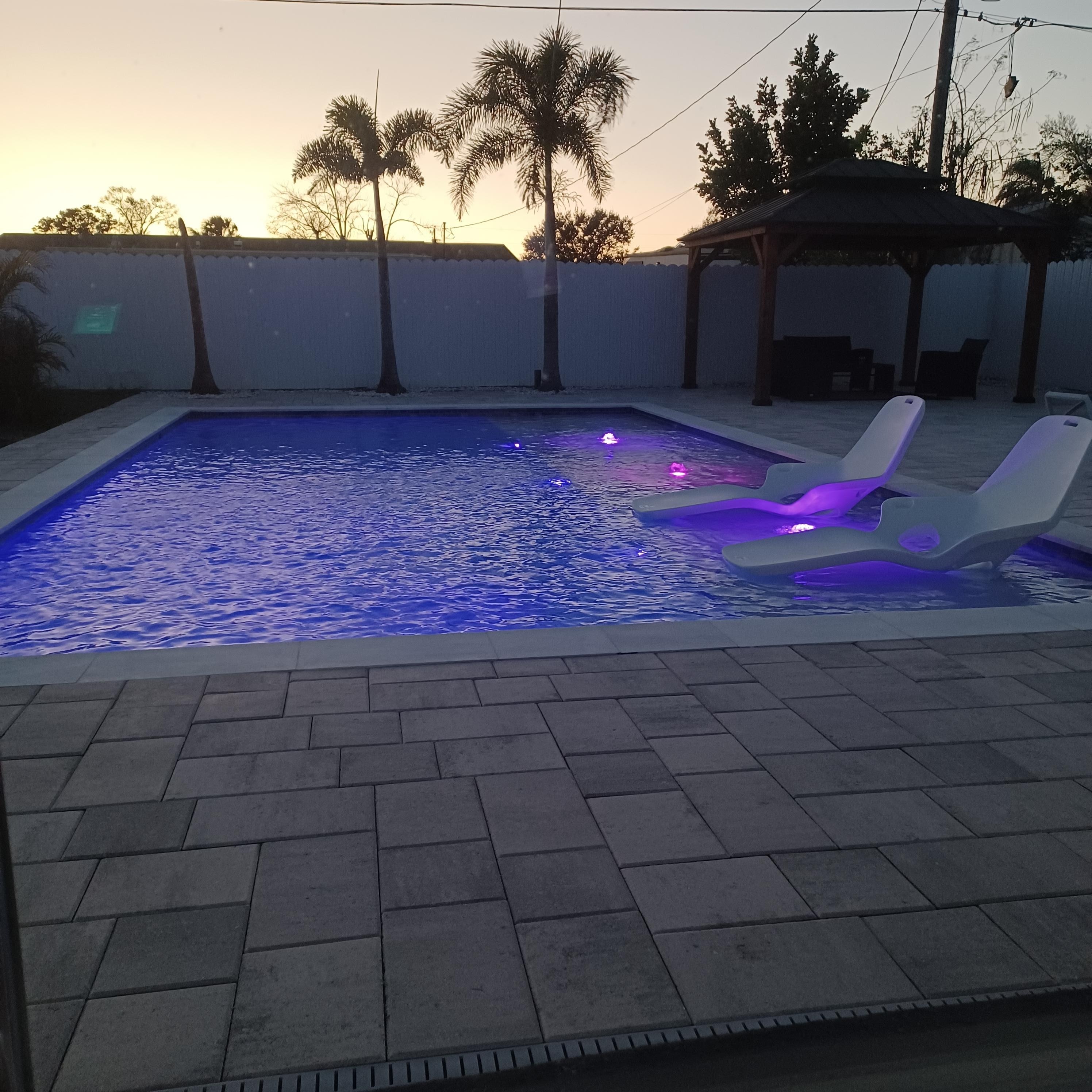 The night lights on the pool are beautiful!