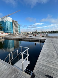 Near by swimming pools!