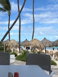 Buffet près de la plage