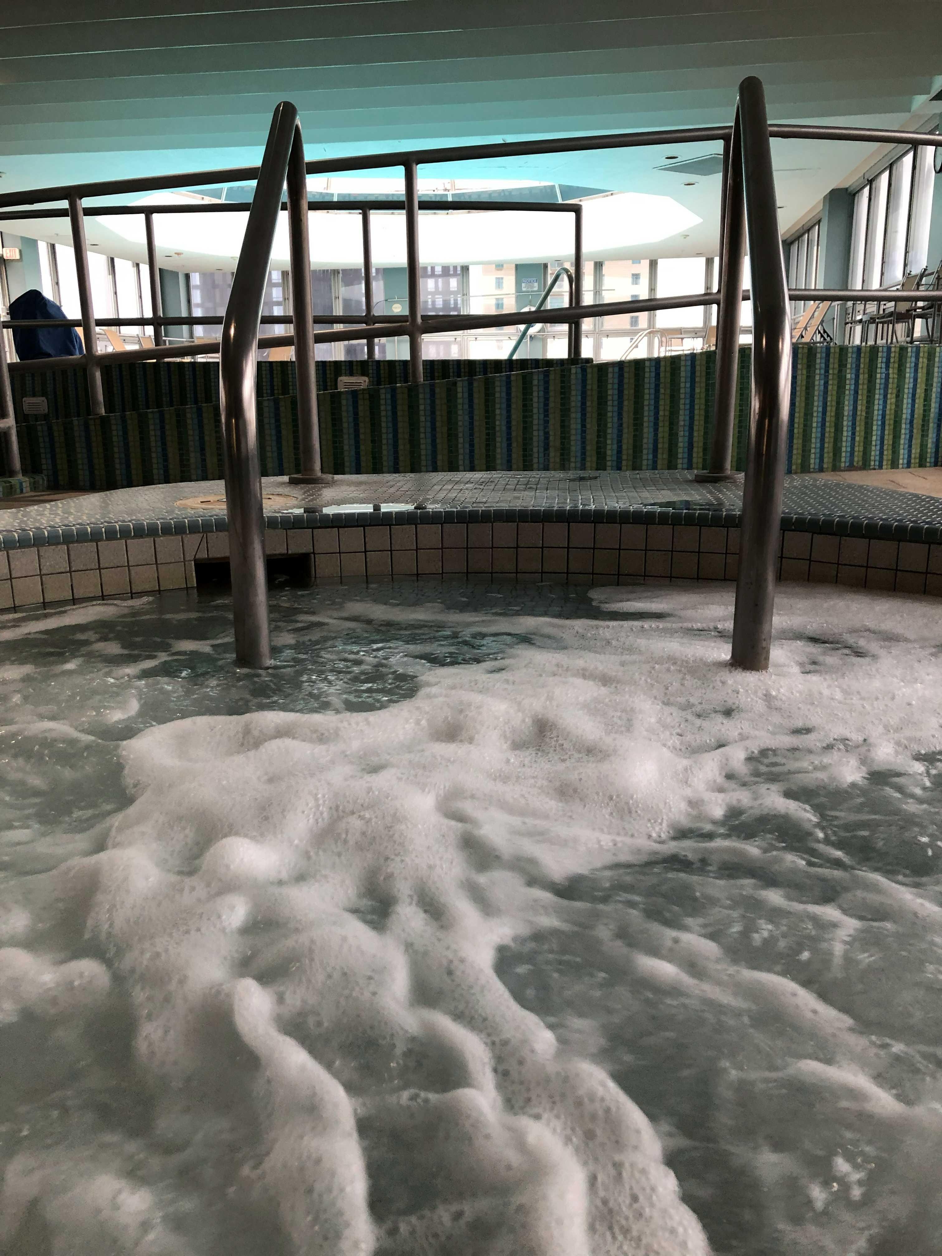 Hot tub 