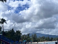 Se ve la majestad del Yunque desde la terraza del apartamento