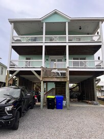 Absolutely beautiful home. Plenty of room and decorated so cute!
