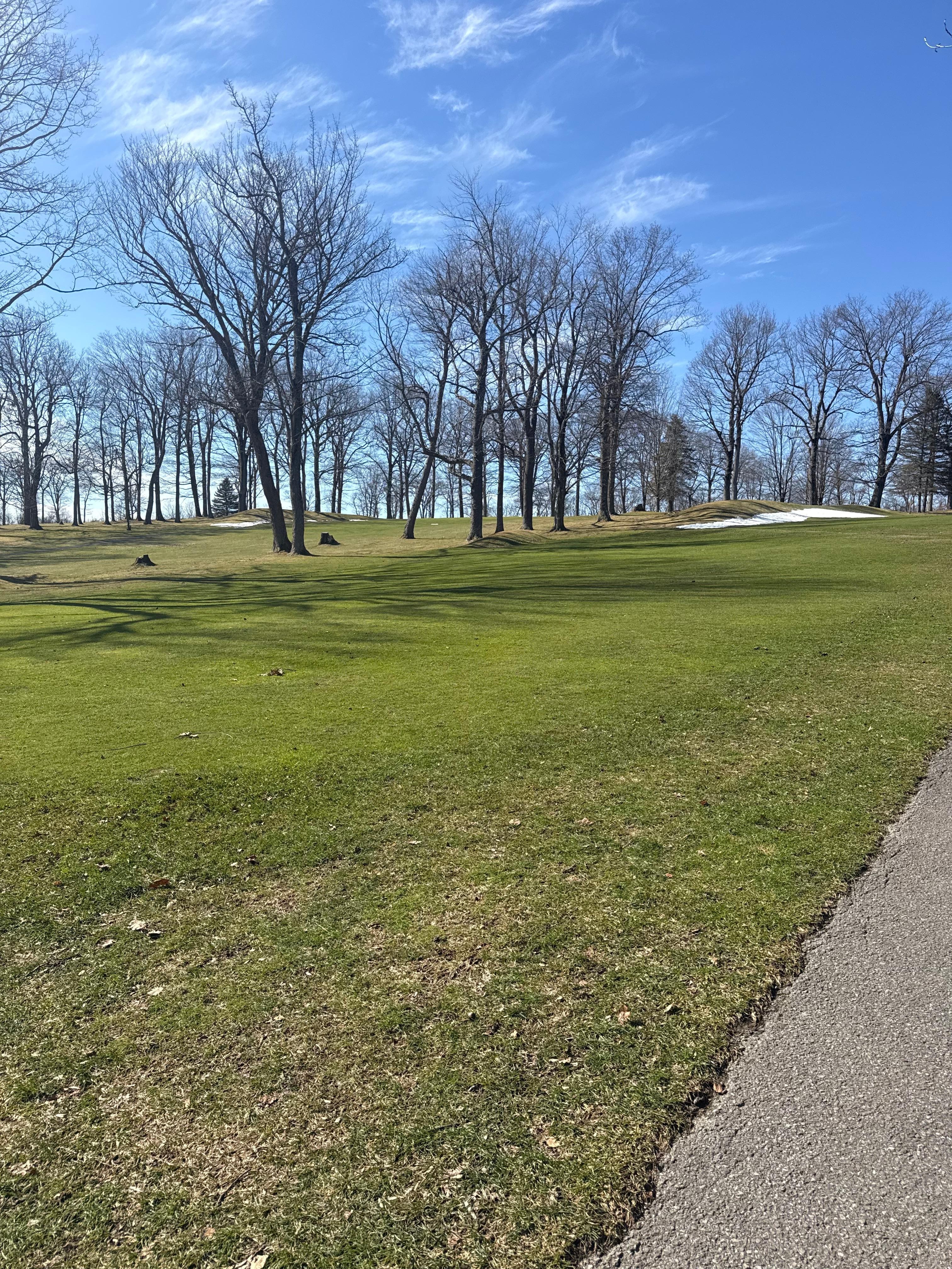 Beautiful walk near the golf course!