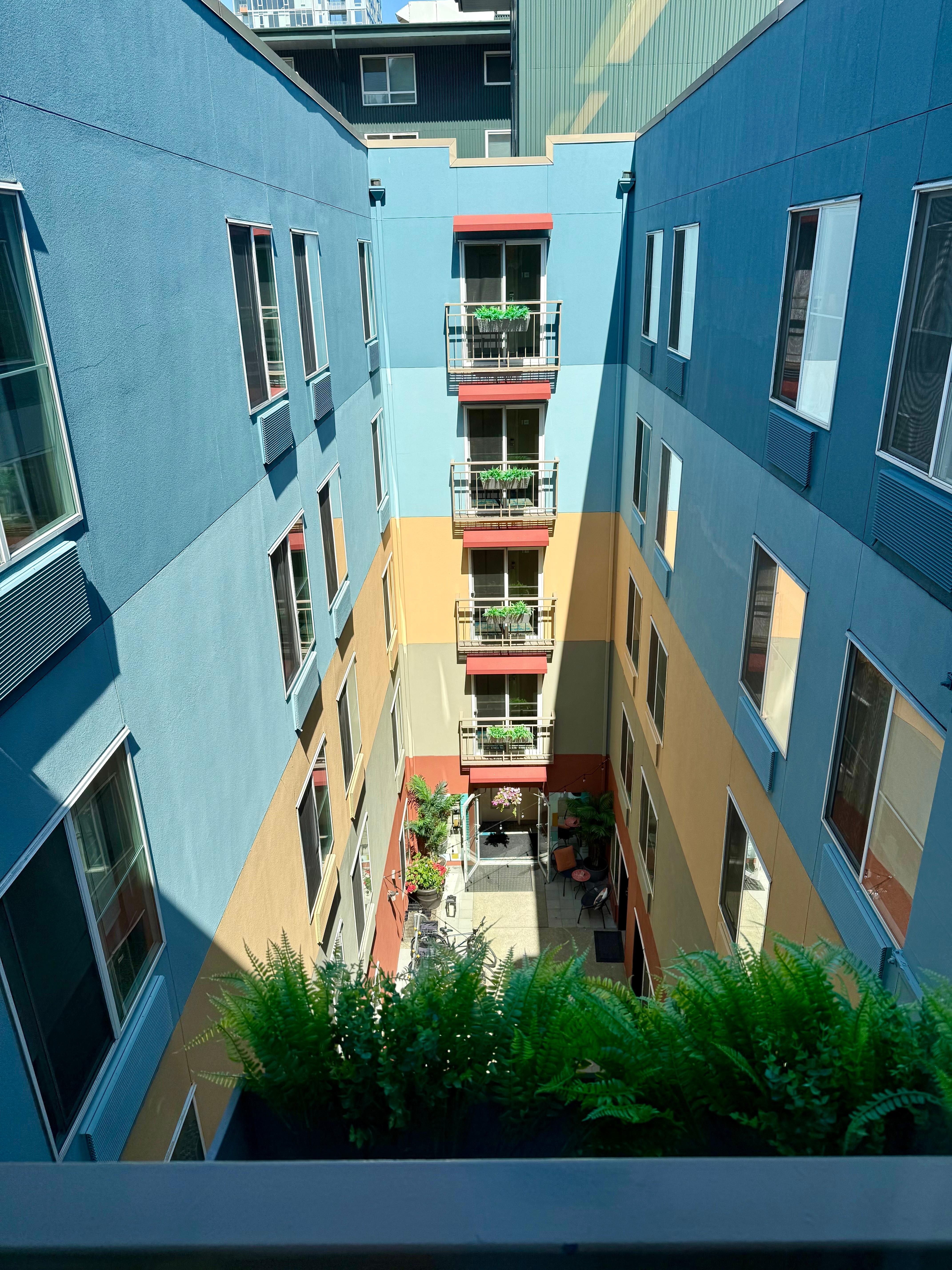 A cute courtyard to sit and sip coffee.