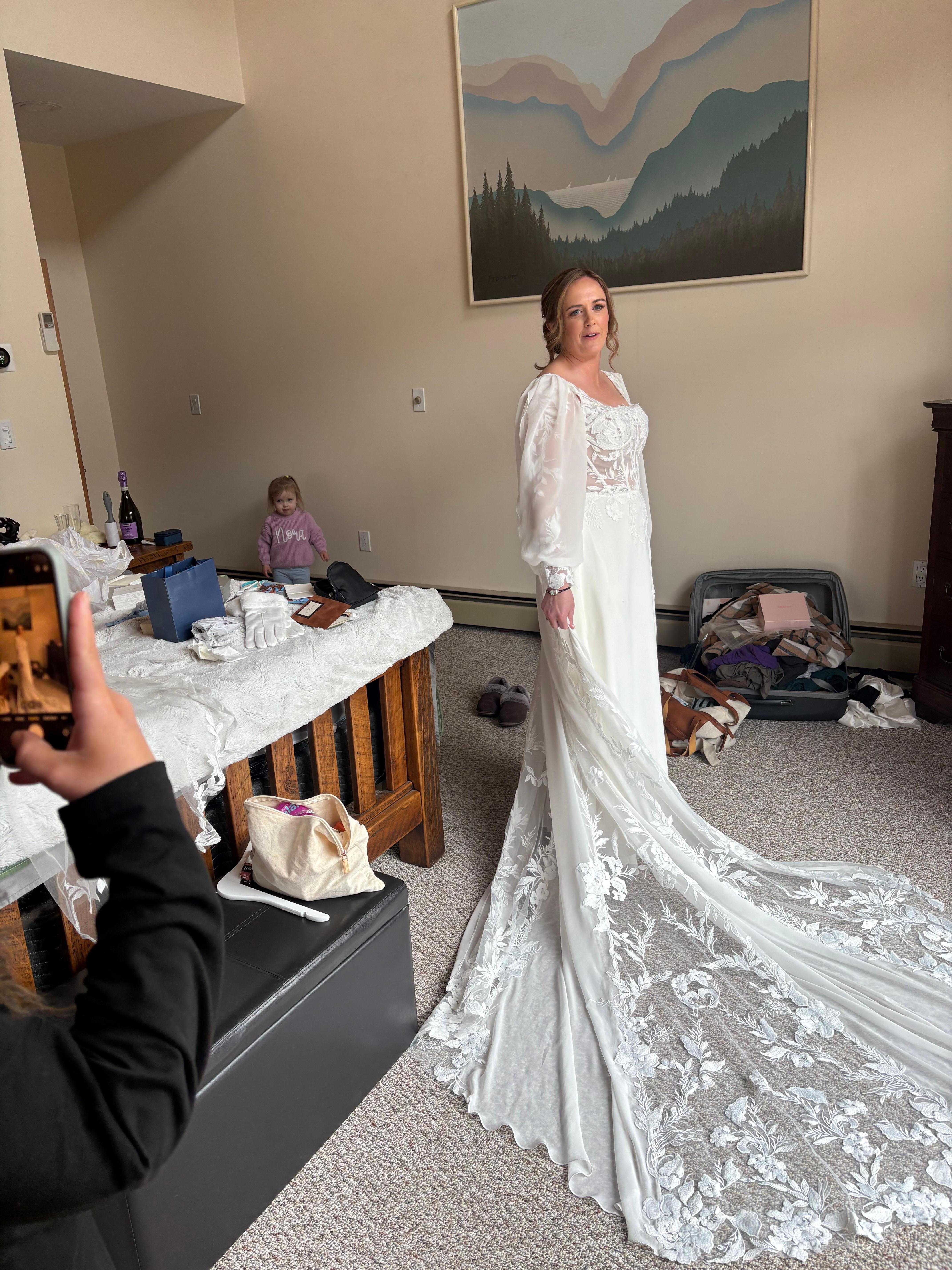 Master Bedroom - perfect natural light 