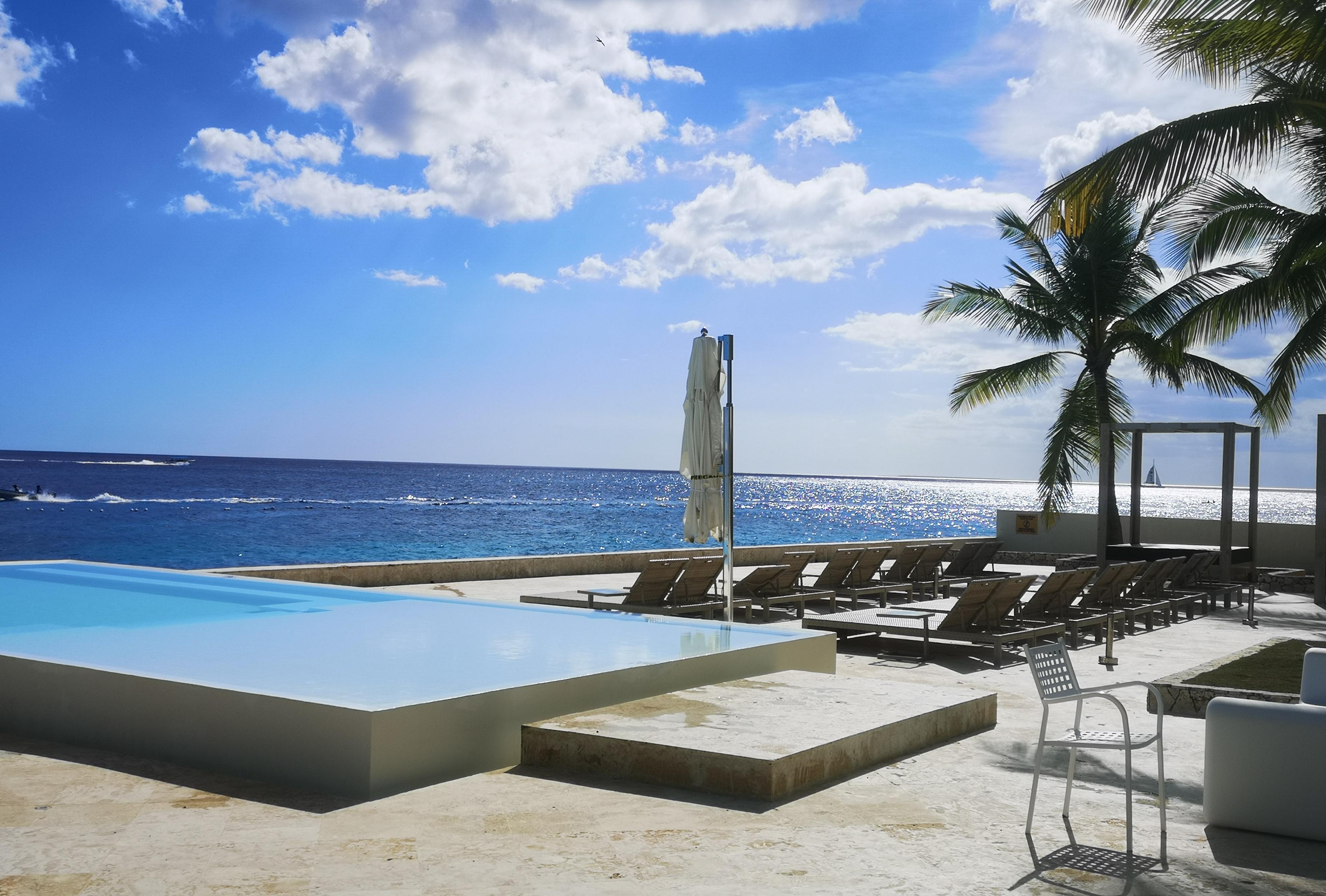 Pool direkt am Strand