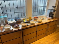 Breakfast bar