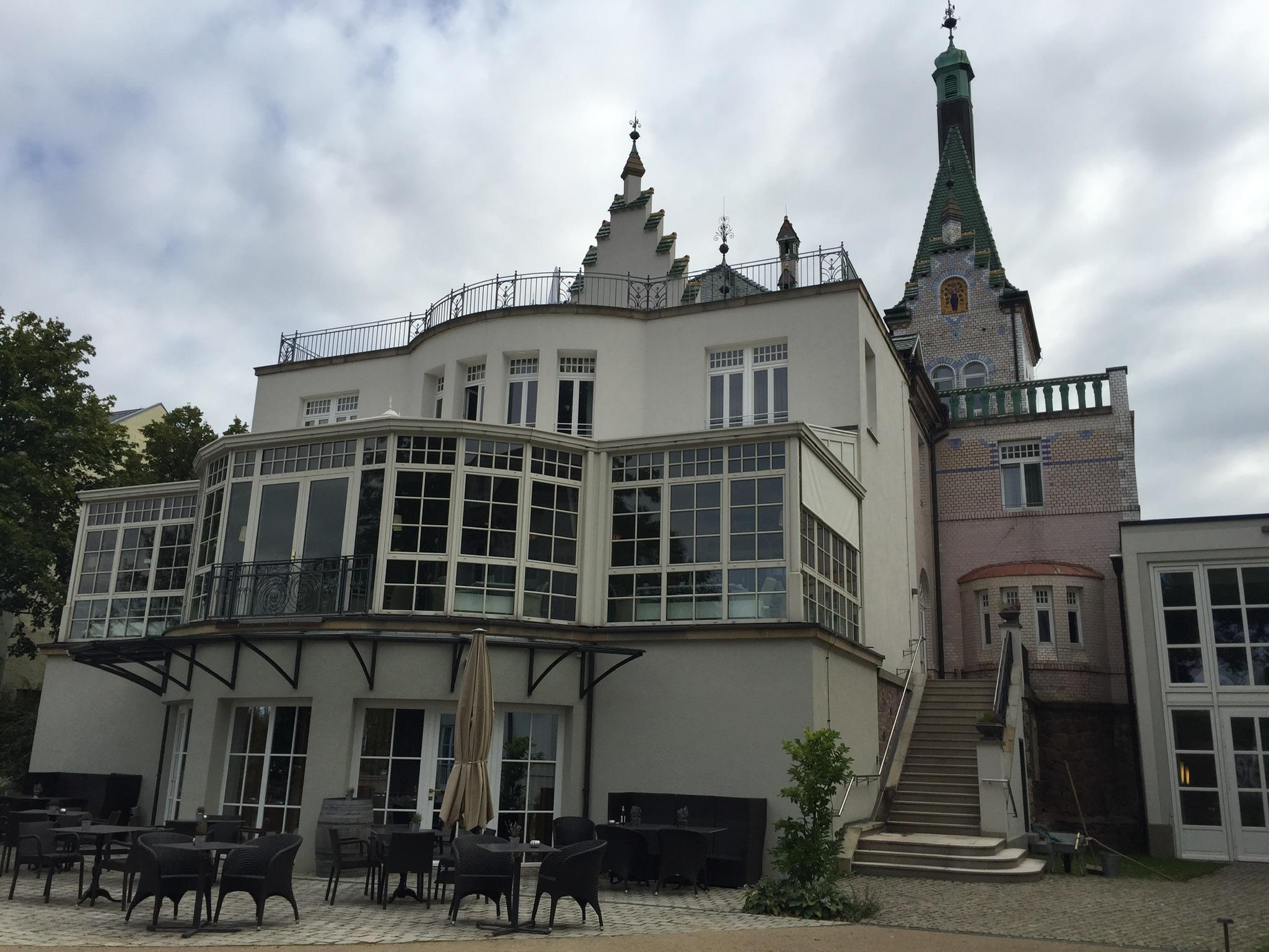The bar and beer garden on the ground floor
Restaurant/fast room on 1st floor