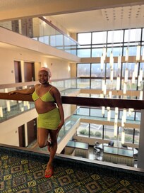 That’s me hungout in the hotel. On my why to mi hot tub