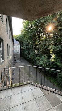 Ich hatte einen Balkon, ohne Möblierung…