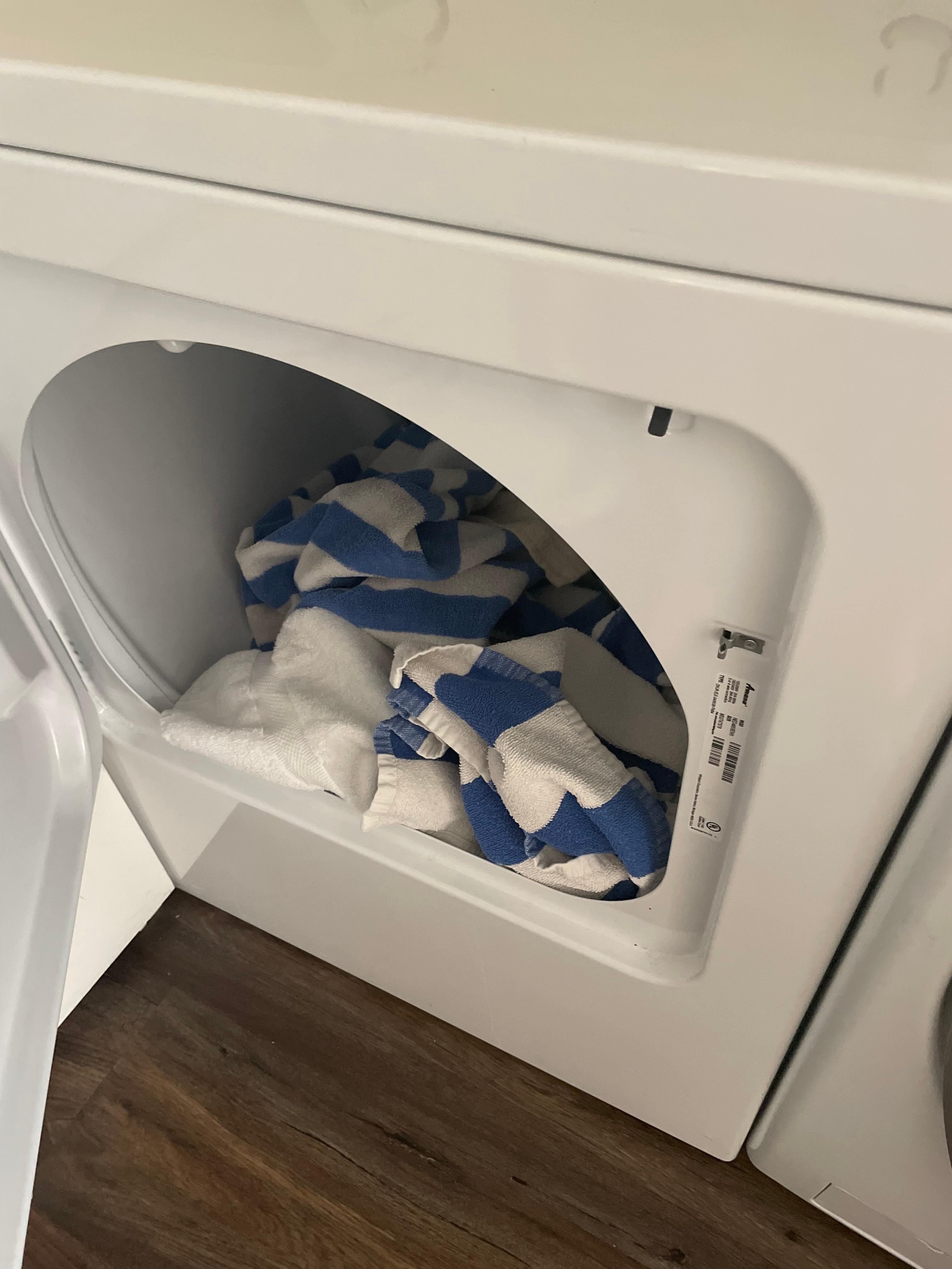 Towels were not washed or dried. So we had to clean the house before we could even settle in was here for a wedding weekend and not exactly what we planned upon arriving.