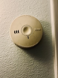 Smoke alarm that did't work. Won't let me load the video proving it
