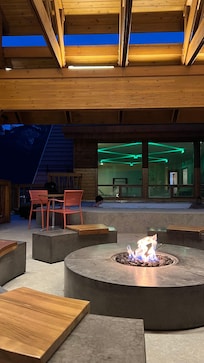 Hot tub, pool behind