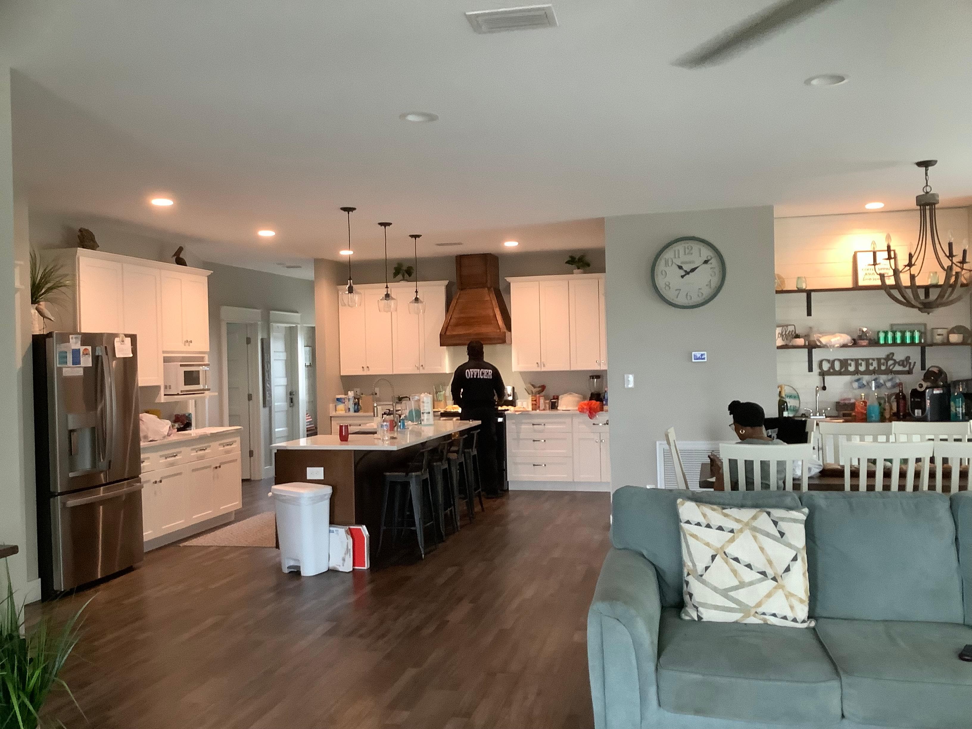 Spacious open kitchen 