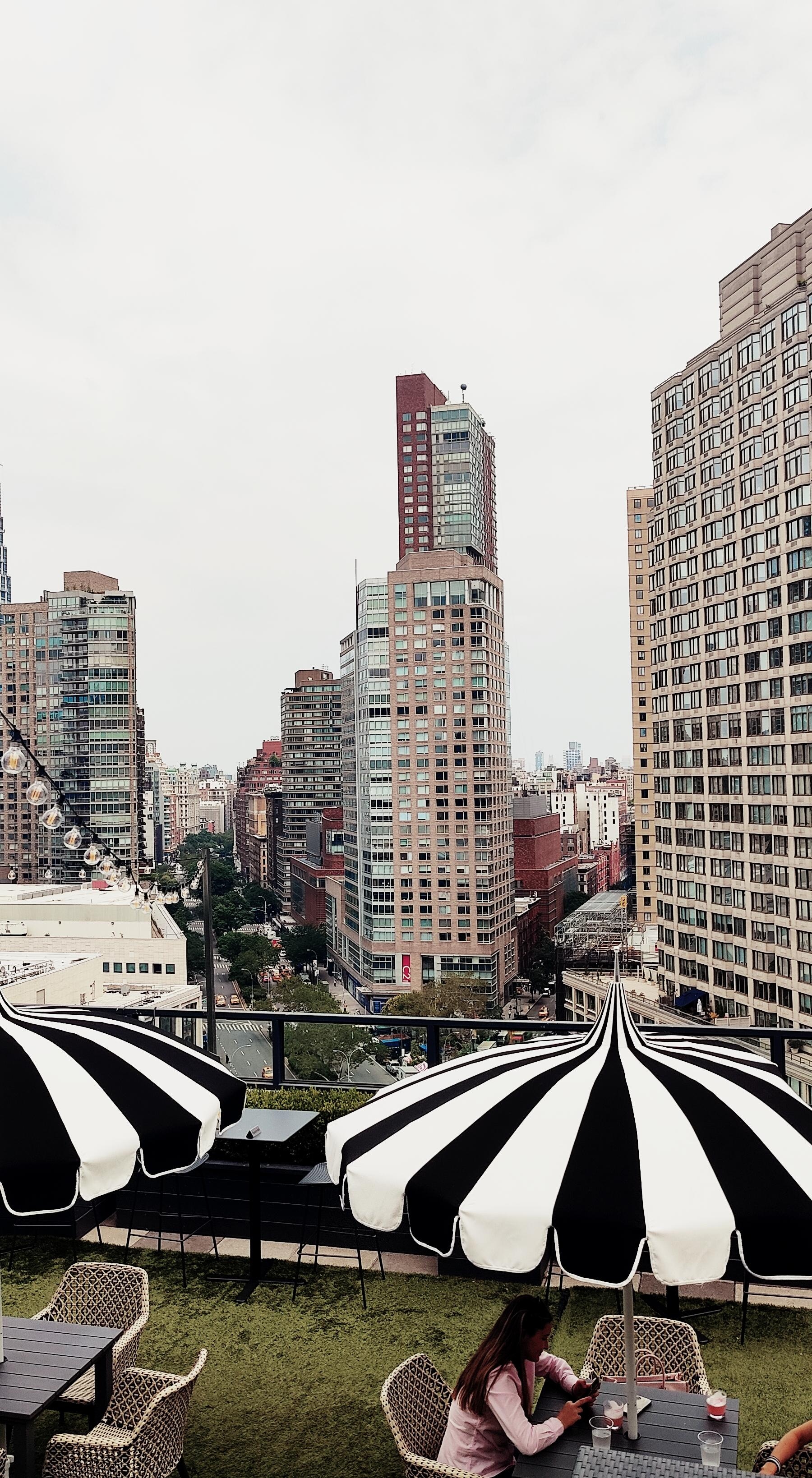 Udsigten fra Rooftop Pool området, der er også en Cafe og en restaurant 