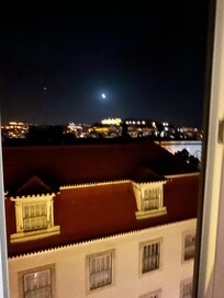 Night View of the Sao Jorge castle